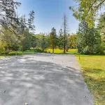 Lovely Reading Home With Large Yard On 7 Acres!