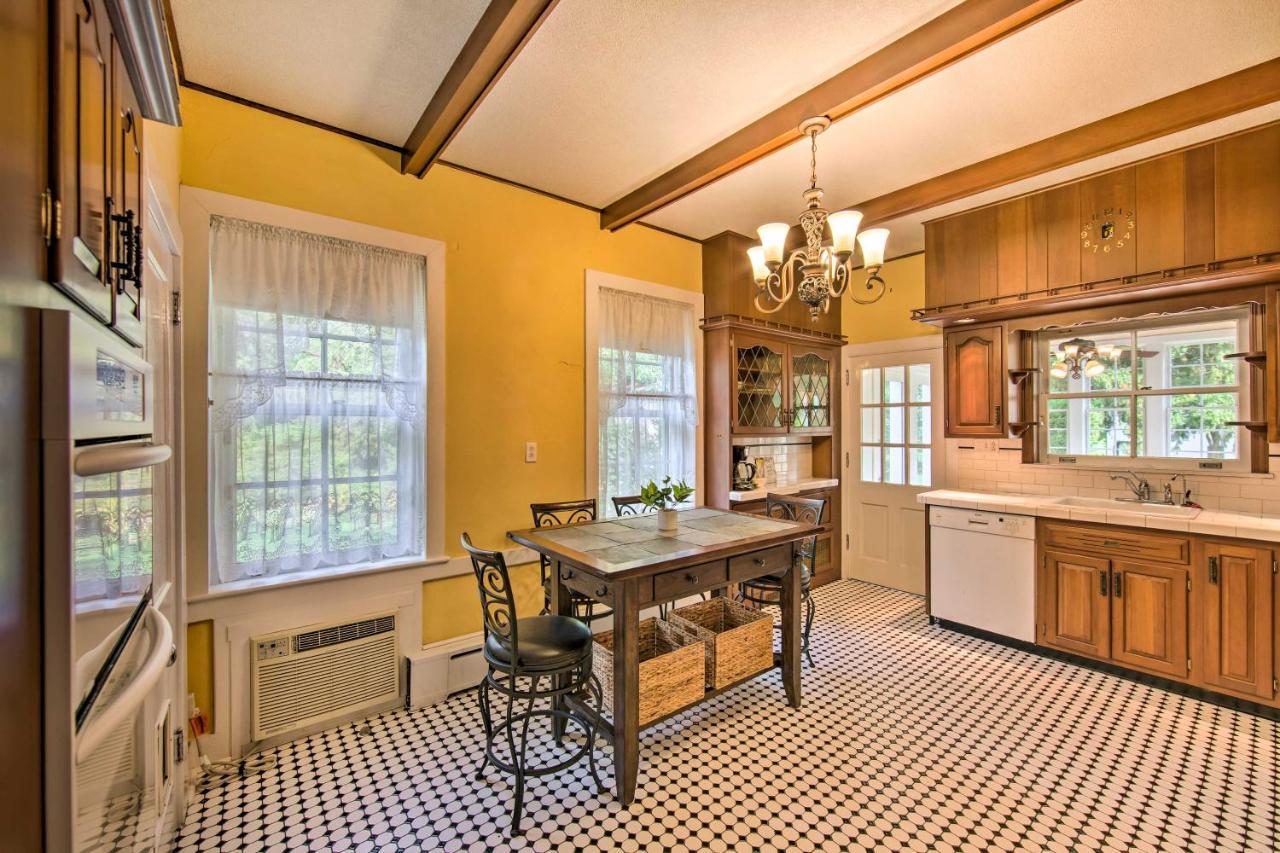 Lovely With Large Yard On 7 Acres!