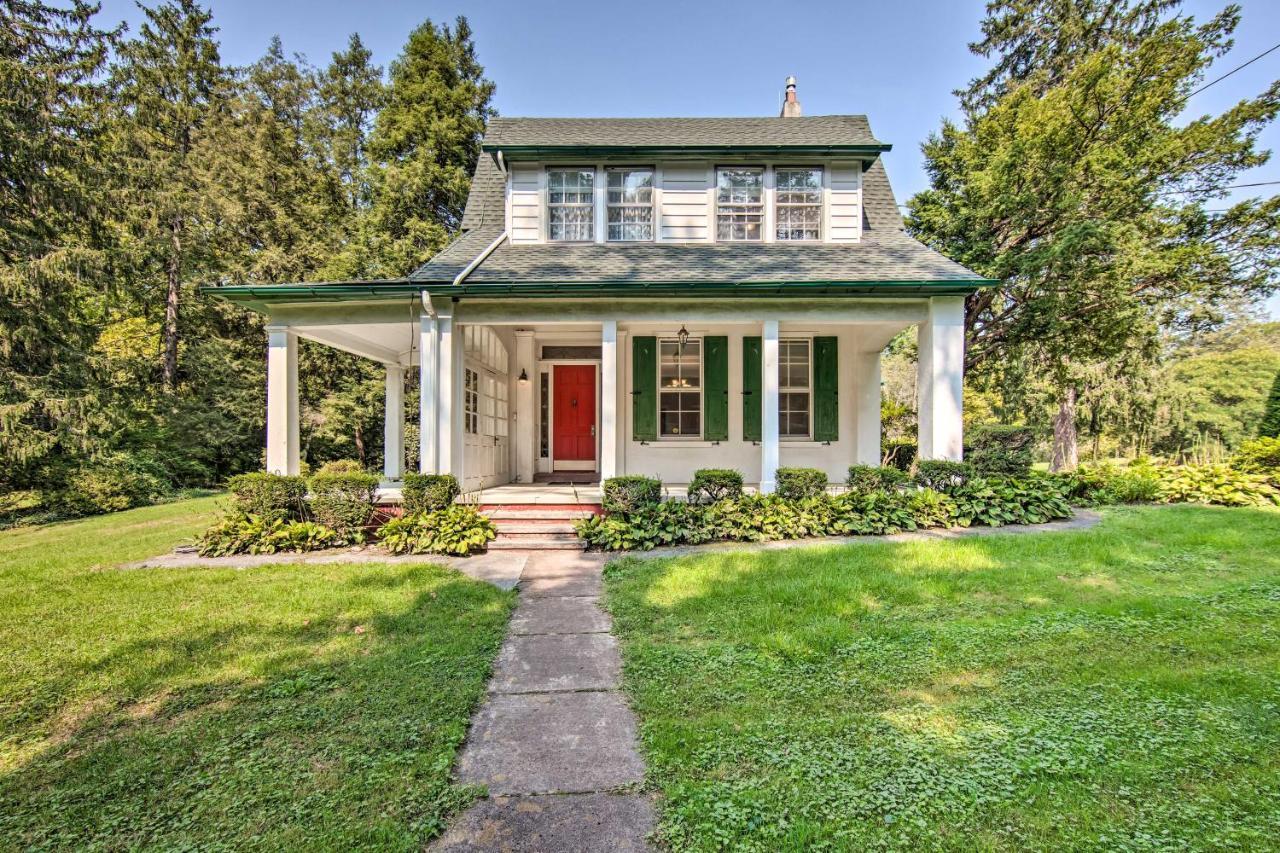 Lovely With Large Yard On 7 Acres! Reading