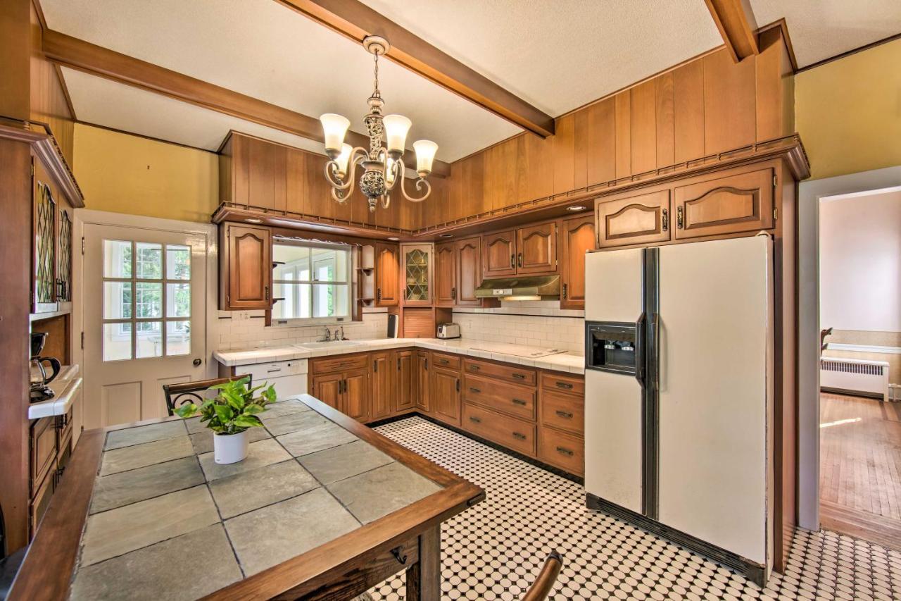 Lovely With Large Yard On 7 Acres!