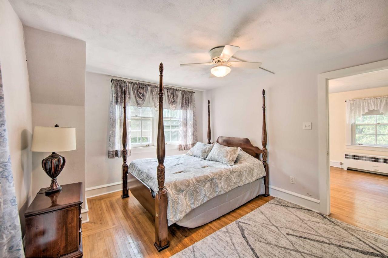 Lovely With Large Yard On 7 Acres! *